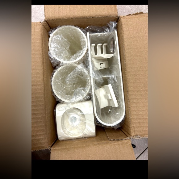 Tooth Brush🪥Holder for Bathroom 2 Cups and Toothpaste Dispenser - Picture 8 of 9